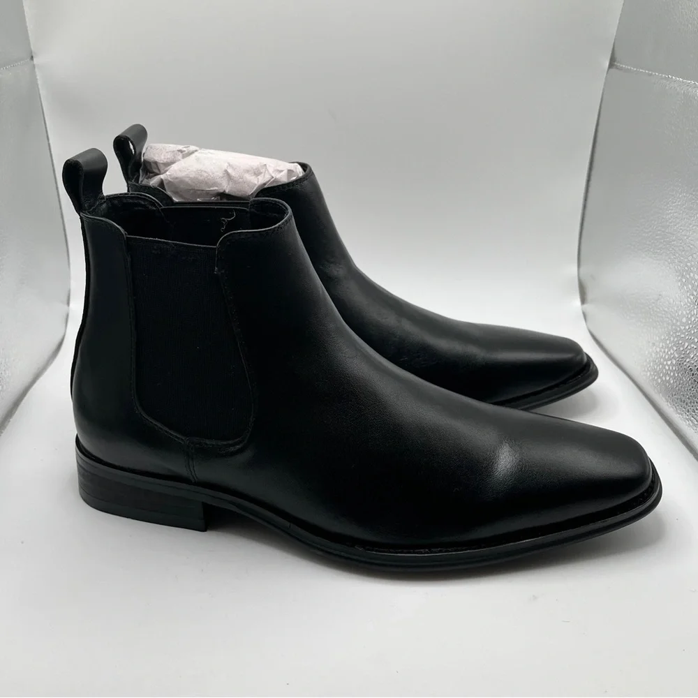 NWOB Azarman Men’s Black size 6.5 Leather Almond Toe Chelsea Boots